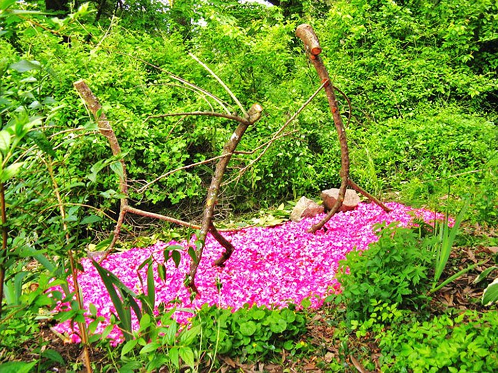 picture of Running Forward, Looking Back sculpture