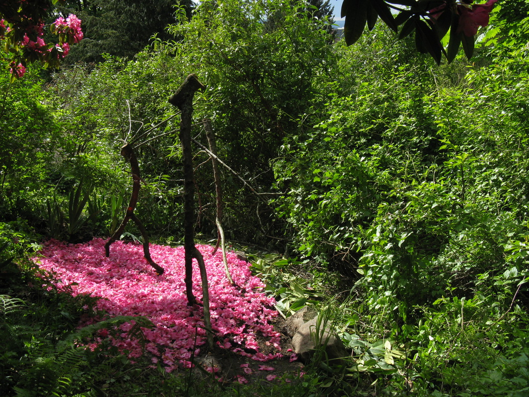 picture of Running Forward, Looking Back sculpture